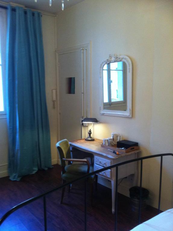 A Room In Paris Rom bilde